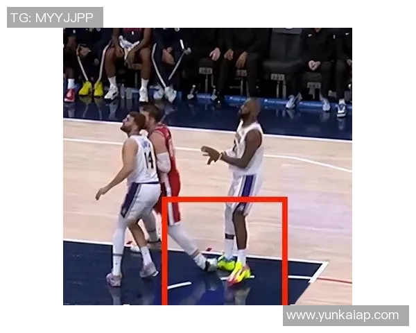 祖巴茨替补席处理脚踝伤势赛后走路一瘸一拐引发关注