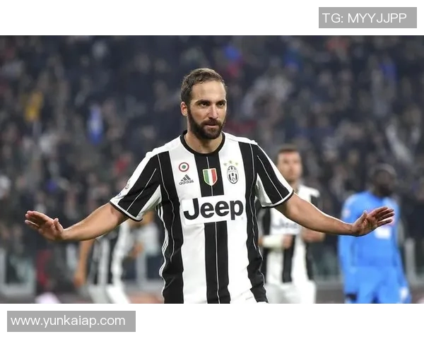 卡瓦尼遭遇球迷嘘声名宿呼吁退役39岁老将何去何从